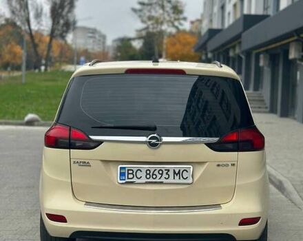 Бежевый Опель Zafira Tourer, объемом двигателя 2 л и пробегом 310 тыс. км за 7400 $, фото 4 на Automoto.ua