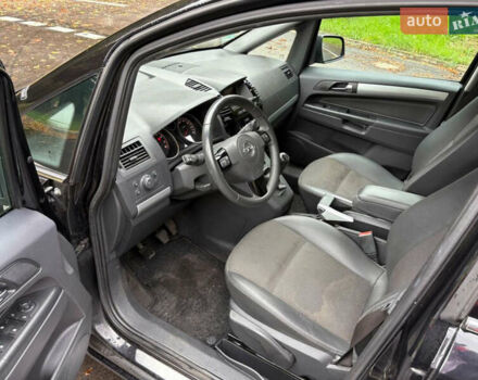 Опель Zafira Tourer 2011 в Ровно на Automoto.ua Черный Опель Zafira Tourer, объемом двигателя 1.8 л и пробегом 192 тыс. км за 6950 $, фото 6 на Automoto.ua