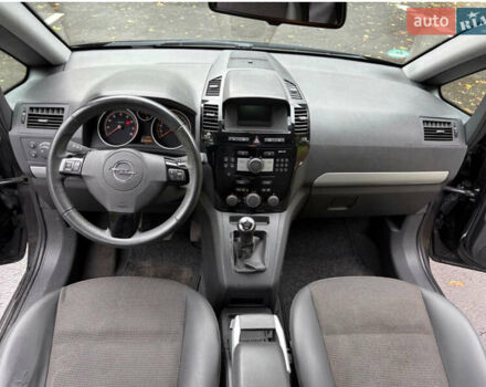 Опель Zafira Tourer 2011 в Ровно на Automoto.ua Черный Опель Zafira Tourer, объемом двигателя 1.8 л и пробегом 192 тыс. км за 6950 $, фото 10 на Automoto.ua
