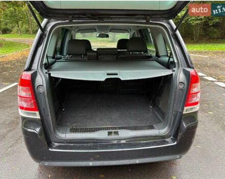 Опель Zafira Tourer 2011 в Ровно на Automoto.ua Черный Опель Zafira Tourer, объемом двигателя 1.8 л и пробегом 192 тыс. км за 6950 $, фото 9 на Automoto.ua