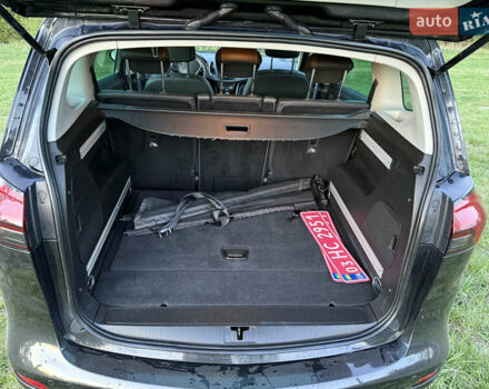 Черный Опель Zafira Tourer, объемом двигателя 0 л и пробегом 220 тыс. км за 9500 $, фото 8 на Automoto.ua
