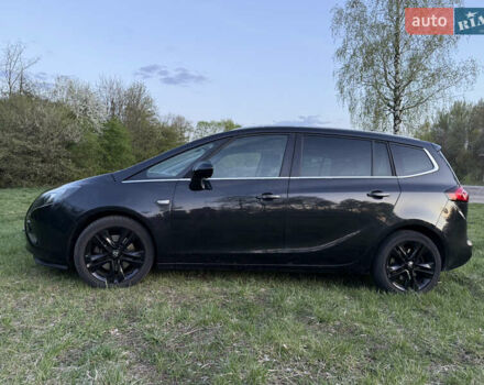 Черный Опель Zafira Tourer, объемом двигателя 0 л и пробегом 220 тыс. км за 9500 $, фото 7 на Automoto.ua