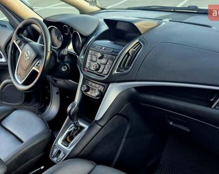 Черный Опель Zafira Tourer, объемом двигателя 2 л и пробегом 275 тыс. км за 9500 $, фото 20 на Automoto.ua