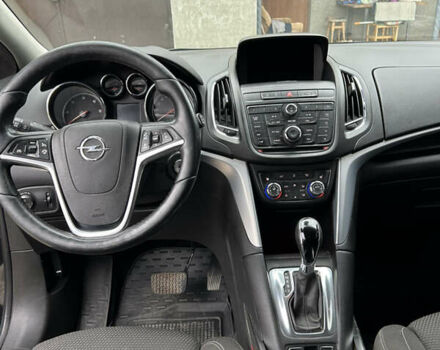 Черный Опель Zafira Tourer, объемом двигателя 2 л и пробегом 235 тыс. км за 9700 $, фото 7 на Automoto.ua