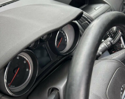 Черный Опель Zafira Tourer, объемом двигателя 2 л и пробегом 235 тыс. км за 9700 $, фото 9 на Automoto.ua