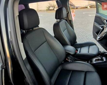 Черный Опель Zafira Tourer, объемом двигателя 2 л и пробегом 275 тыс. км за 9500 $, фото 16 на Automoto.ua