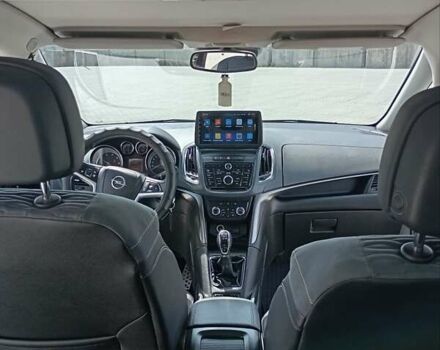 Чорний Опель Zafira Tourer, об'ємом двигуна 1.96 л та пробігом 225 тис. км за 8890 $, фото 13 на Automoto.ua