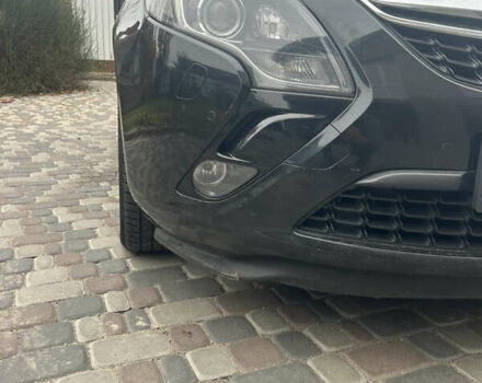 Черный Опель Zafira Tourer, объемом двигателя 2 л и пробегом 235 тыс. км за 9700 $, фото 2 на Automoto.ua