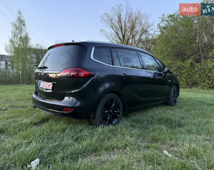 Черный Опель Zafira Tourer, объемом двигателя 0 л и пробегом 220 тыс. км за 9500 $, фото 3 на Automoto.ua