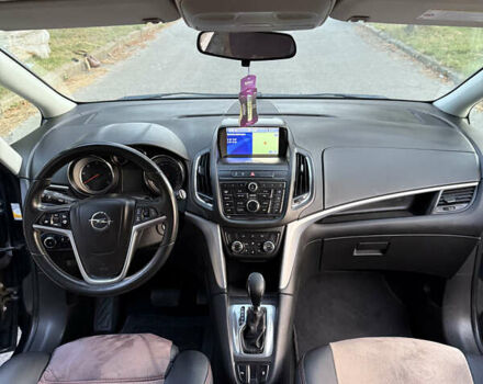 Черный Опель Zafira Tourer, объемом двигателя 1.96 л и пробегом 273 тыс. км за 9450 $, фото 12 на Automoto.ua