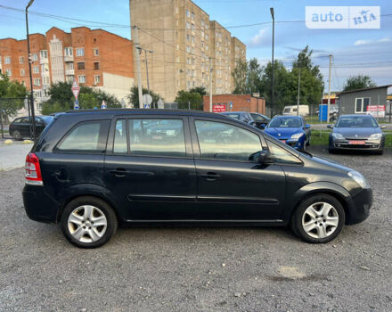 Черный Опель Zafira Tourer, объемом двигателя 1.7 л и пробегом 179 тыс. км за 7555 $, фото 5 на Automoto.ua