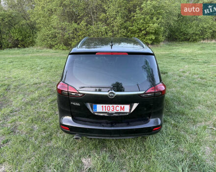 Черный Опель Zafira Tourer, объемом двигателя 0 л и пробегом 220 тыс. км за 9500 $, фото 5 на Automoto.ua