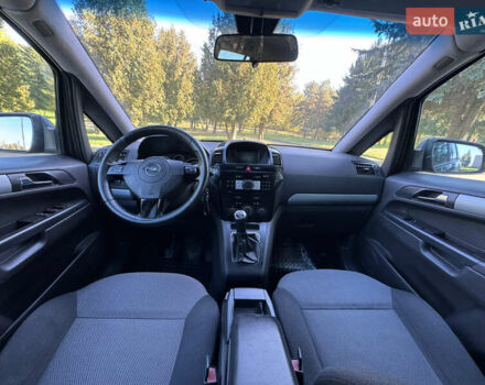 Опель Zafira Tourer 2013 у Рівному на Automoto.ua Чорний Опель Zafira Tourer, об'ємом двигуна 1.69 л та пробігом 262 тис. км за 5999 $, фото 52 на Automoto.ua