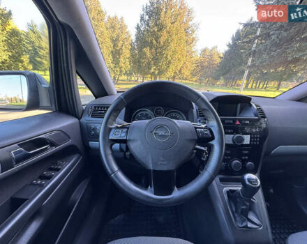 Опель Zafira Tourer 2013 у Рівному на Automoto.ua Чорний Опель Zafira Tourer, об'ємом двигуна 1.69 л та пробігом 262 тис. км за 5999 $, фото 48 на Automoto.ua