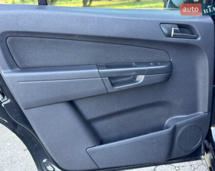 Опель Zafira Tourer 2013 у Рівному на Automoto.ua Чорний Опель Zafira Tourer, об'ємом двигуна 1.69 л та пробігом 262 тис. км за 5999 $, фото 36 на Automoto.ua