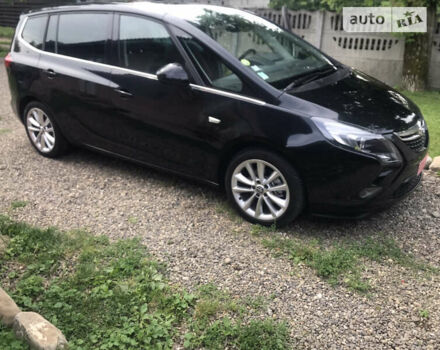 Черный Опель Zafira Tourer, объемом двигателя 1.6 л и пробегом 252 тыс. км за 10799 $, фото 5 на Automoto.ua