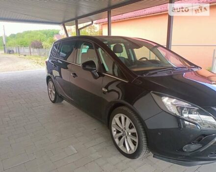 Черный Опель Zafira Tourer, объемом двигателя 1.6 л и пробегом 229 тыс. км за 10850 $, фото 3 на Automoto.ua