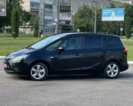 Черный Опель Zafira Tourer, объемом двигателя 2 л и пробегом 227 тыс. км за 8900 $, фото 1 на Automoto.ua