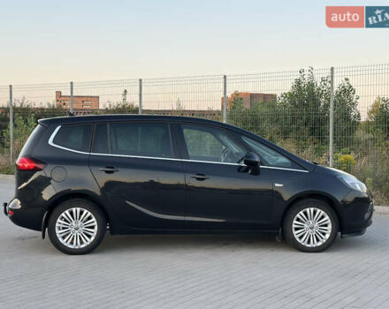 Черный Опель Zafira Tourer, объемом двигателя 1.6 л и пробегом 204 тыс. км за 11200 $, фото 7 на Automoto.ua