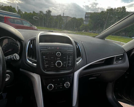 Черный Опель Zafira Tourer, объемом двигателя 2 л и пробегом 227 тыс. км за 8900 $, фото 16 на Automoto.ua