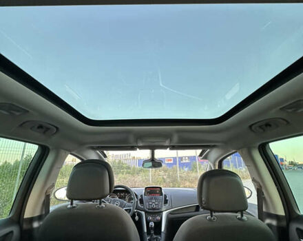 Черный Опель Zafira Tourer, объемом двигателя 1.6 л и пробегом 204 тыс. км за 11200 $, фото 10 на Automoto.ua