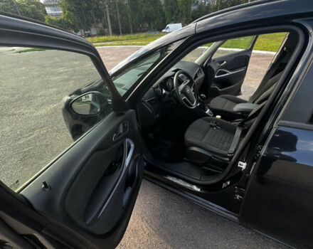 Черный Опель Zafira Tourer, объемом двигателя 2 л и пробегом 227 тыс. км за 8900 $, фото 15 на Automoto.ua