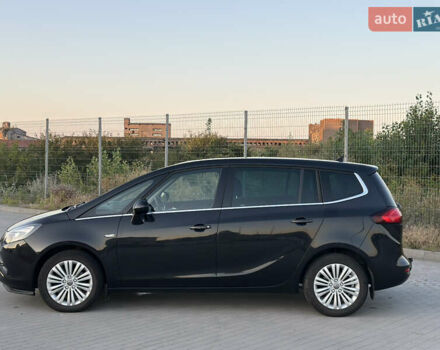 Черный Опель Zafira Tourer, объемом двигателя 1.6 л и пробегом 204 тыс. км за 11200 $, фото 3 на Automoto.ua