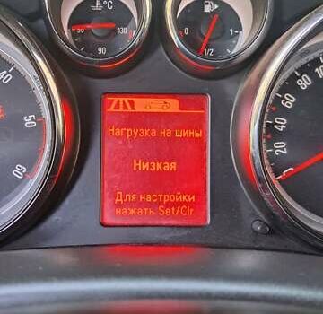 Черный Опель Zafira Tourer, объемом двигателя 1.96 л и пробегом 260 тыс. км за 10700 $, фото 16 на Automoto.ua