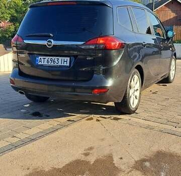 Черный Опель Zafira Tourer, объемом двигателя 1.96 л и пробегом 260 тыс. км за 10700 $, фото 9 на Automoto.ua
