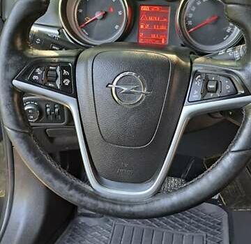 Черный Опель Zafira Tourer, объемом двигателя 1.96 л и пробегом 260 тыс. км за 10700 $, фото 6 на Automoto.ua