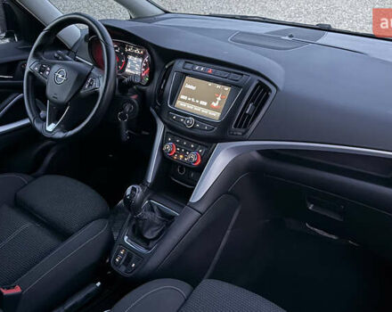 Черный Опель Zafira Tourer, объемом двигателя 1.6 л и пробегом 220 тыс. км за 12500 $, фото 13 на Automoto.ua