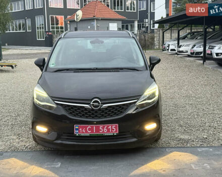 Черный Опель Zafira Tourer, объемом двигателя 1.6 л и пробегом 220 тыс. км за 12750 $, фото 2 на Automoto.ua