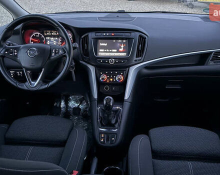 Черный Опель Zafira Tourer, объемом двигателя 1.6 л и пробегом 220 тыс. км за 12500 $, фото 12 на Automoto.ua