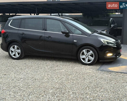 Черный Опель Zafira Tourer, объемом двигателя 1.6 л и пробегом 220 тыс. км за 12750 $, фото 3 на Automoto.ua