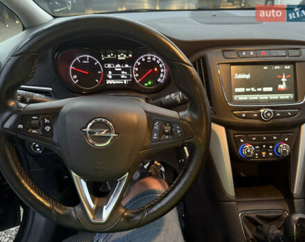 Черный Опель Zafira Tourer, объемом двигателя 1.6 л и пробегом 220 тыс. км за 12750 $, фото 8 на Automoto.ua
