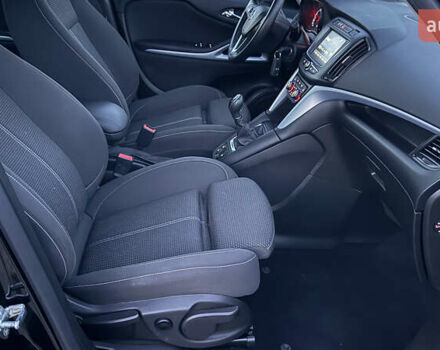 Черный Опель Zafira Tourer, объемом двигателя 1.6 л и пробегом 220 тыс. км за 12500 $, фото 17 на Automoto.ua