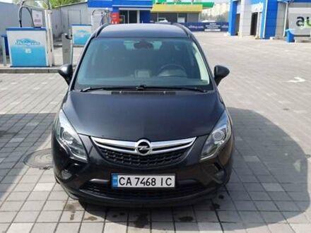 Черный Опель Zafira Tourer, объемом двигателя 2 л и пробегом 222 тыс. км за 11300 $, фото 1 на Automoto.ua