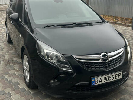 Черный Опель Zafira Tourer, объемом двигателя 2 л и пробегом 235 тыс. км за 9700 $, фото 1 на Automoto.ua