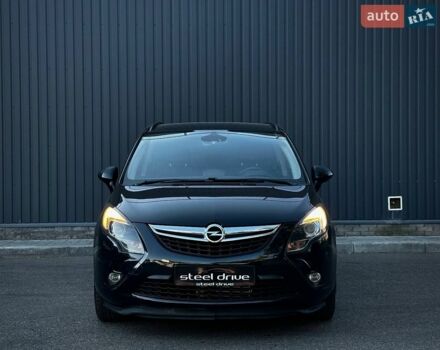 Черный Опель Zafira Tourer, объемом двигателя 2 л и пробегом 286 тыс. км за 9599 $, фото 1 на Automoto.ua
