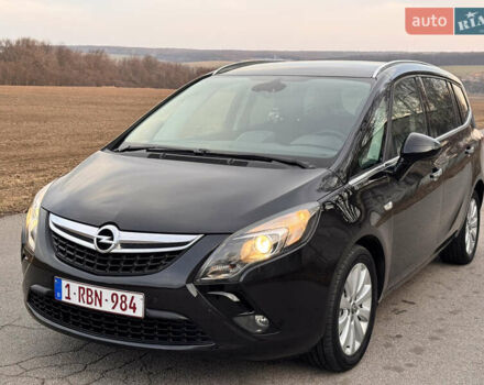 Черный Опель Zafira Tourer, объемом двигателя 2 л и пробегом 198 тыс. км за 9888 $, фото 1 на Automoto.ua