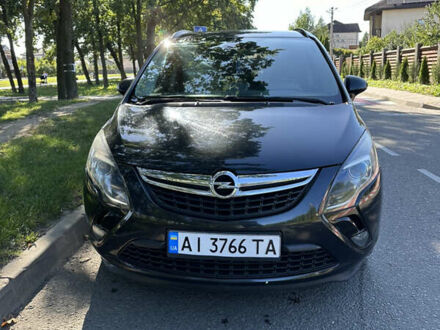 Черный Опель Zafira Tourer, объемом двигателя 1.96 л и пробегом 257 тыс. км за 10700 $, фото 1 на Automoto.ua