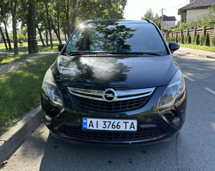 Чорний Опель Zafira Tourer, об'ємом двигуна 1.96 л та пробігом 257 тис. км за 10700 $, фото 1 на Automoto.ua