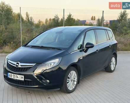 Черный Опель Zafira Tourer, объемом двигателя 1.6 л и пробегом 204 тыс. км за 11200 $, фото 1 на Automoto.ua