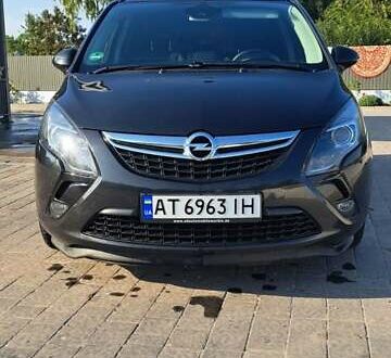 Черный Опель Zafira Tourer, объемом двигателя 1.96 л и пробегом 260 тыс. км за 10700 $, фото 1 на Automoto.ua