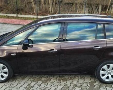 Фиолетовый Опель Zafira Tourer, объемом двигателя 2 л и пробегом 136 тыс. км за 8000 $, фото 4 на Automoto.ua