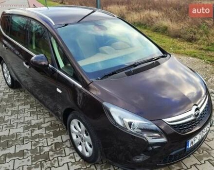 Фиолетовый Опель Zafira Tourer, объемом двигателя 2 л и пробегом 136 тыс. км за 8000 $, фото 1 на Automoto.ua