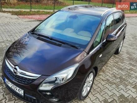 Фиолетовый Опель Zafira Tourer, объемом двигателя 2 л и пробегом 136 тыс. км за 8000 $, фото 1 на Automoto.ua