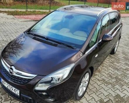 Фиолетовый Опель Zafira Tourer, объемом двигателя 2 л и пробегом 136 тыс. км за 8000 $, фото 1 на Automoto.ua