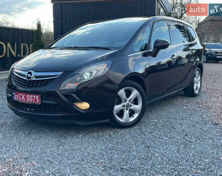 Коричневый Опель Zafira Tourer, объемом двигателя 2 л и пробегом 230 тыс. км за 11550 $, фото 2 на Automoto.ua