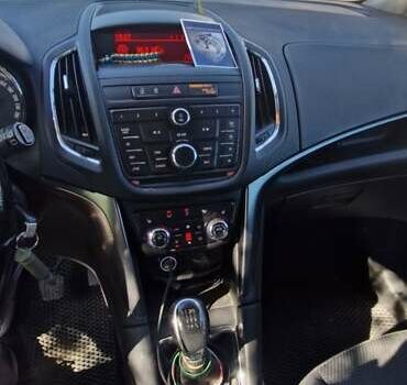 Опель Zafira Tourer 2013 в Надворной на Automoto.ua Коричневый Опель Zafira Tourer, объемом двигателя 1.96 л и пробегом 280 тыс. км за 9000 $, фото 7 на Automoto.ua